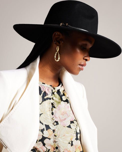 ABBIEA-Hats-Step out in style with ABBIEA. With a wide brim to shield you from the sun, this felt hat adds a fashionable finishing touch to your look. Felt hat Pure wool Leather trim with buckle T accented keeper loop Wide brim- Ted Baker Romania